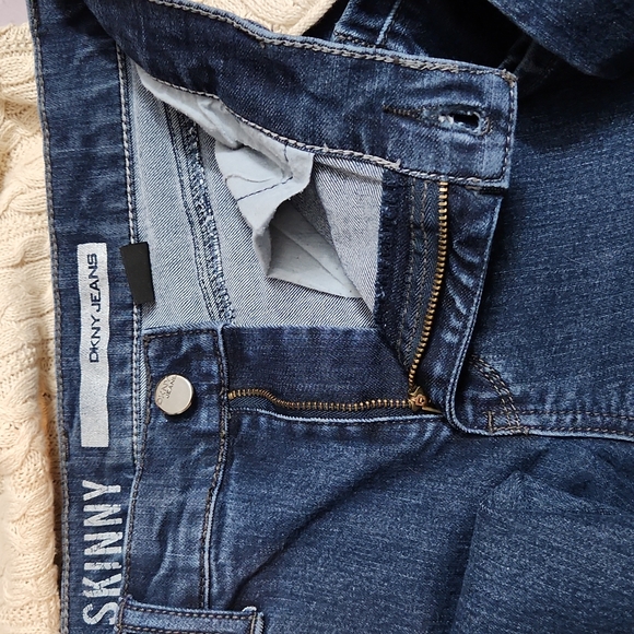 👖 DKNY SOHO SKINNY JEANS SZ 6 - Picture 3 of 8